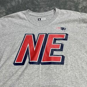 NFL Team Apparel New England Patriots SS T Shirt Mens Large Football NE Logo NWT